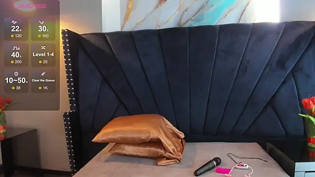 NIKI SANTANA online show from October 3, 2025, 3:41 am