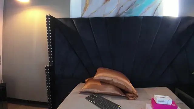 NIKI SANTANA online show from September 13, 2025, 3:50 am