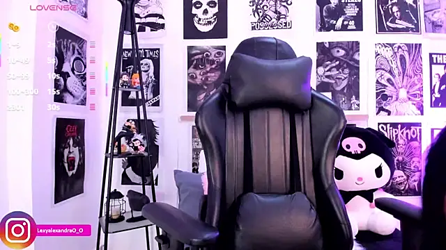 Snapshot of Lexyjoycce chatting on September 30, 2025, 9:21 pm Lexyjoycce online show from September 30, 2025, 9:21 pm