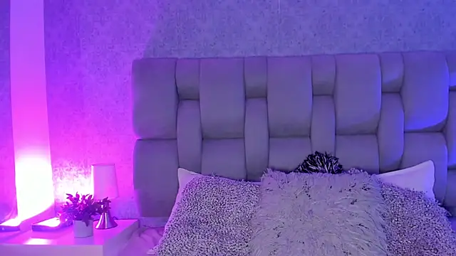 Snapshot of KarolRojas_ chatting on September 10, 2025, 3:27 am KarolRojas  online show from September 10, 2025, 3:27 am