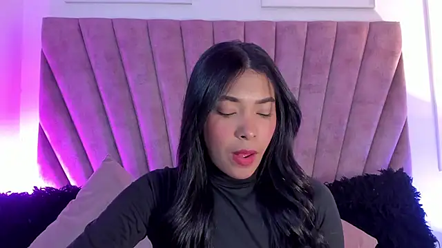 Snapshot of KarolRojas_ chatting on October 27, 2025, 3:29 am KarolRojas  online show from October 27, 2025, 3:29 am