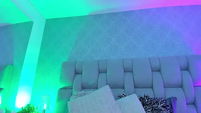 Snapshot of KarolRojas_ chatting on March 15, 2025, 9:41 am KarolRojas  online show from March 15, 2025, 9:41 am