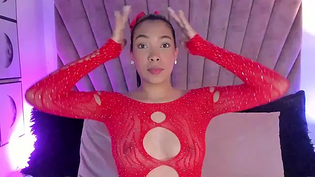 Snapshot of KarolRojas_ chatting on October 23, 2025, 3:27 am KarolRojas  online show from October 23, 2025, 3:27 am