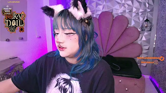 Snapshot of toky_doll chatting on October 29, 2025, 8:19 pm toky doll online show from October 29, 2025, 8:19 pm