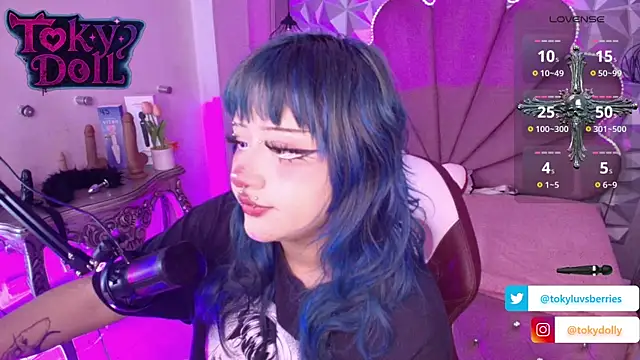 Snapshot of toky_doll chatting on October 3, 2025, 8:43 pm toky doll online show from October 3, 2025, 8:43 pm