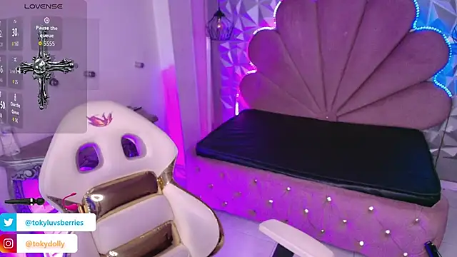 Snapshot of toky_doll chatting on October 10, 2025, 9:26 pm toky doll online show from October 10, 2025, 9:26 pm