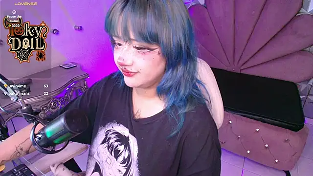 Snapshot of toky_doll chatting on October 27, 2025, 8:10 pm toky doll online show from October 27, 2025, 8:10 pm