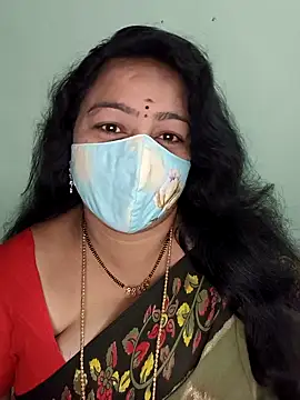 neelu-hoty online show from September 18, 2025, 2:31 pm