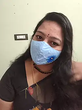 neelu-hoty online show from October 13, 2025, 12:18 pm