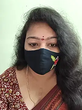 neelu-hoty online show from November 3, 2025, 9:46 am