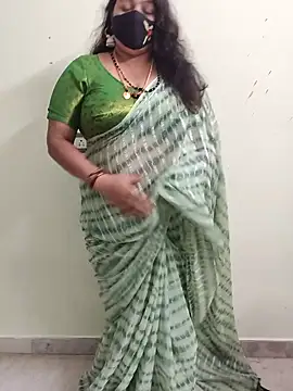 neelu-hoty online show from November 5, 2025, 1:58 pm