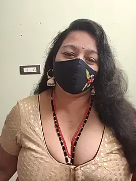 neelu-hoty online show from October 12, 2025, 12:17 pm