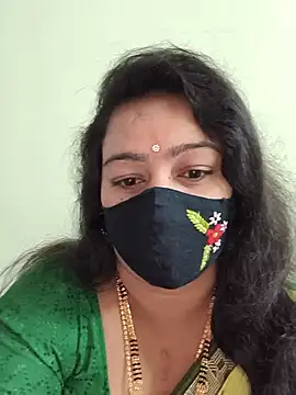 neelu-hoty online show from October 7, 2025, 12:39 pm