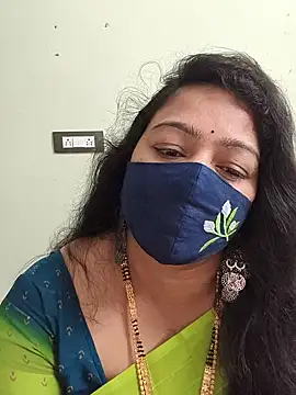 neelu-hoty online show from October 24, 2025, 8:02 am