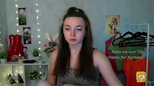  Barbie Kiss  online show from April 15, 2026, 1:26 pm