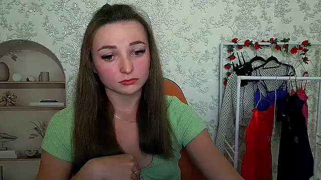  Barbie Kiss  online show from October 2, 2025, 2:20 pm