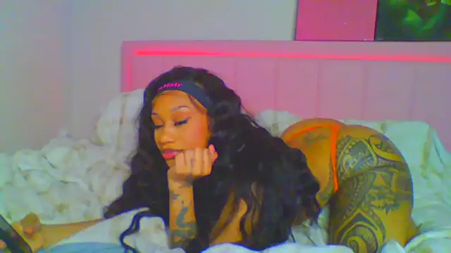 Snapshot of XenaIsland chatting on October 14, 2025, 9:43 am XenaIsland online show from October 14, 2025, 9:43 am