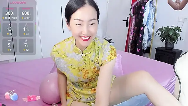 paopao-a online show from October 8, 2025, 3:52 am