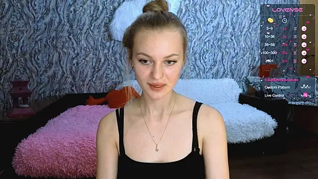 Elfanna online show from October 9, 2025, 5:35 pm