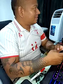 siatodo02 online show from December 15, 2024, 7:53 pm