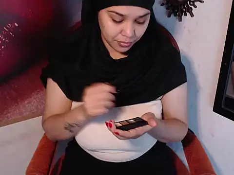 Snapshot of VenussTits97 chatting on December 19, 2024, 12:02 am VenussTits97 online show from December 19, 2024, 12:02 am