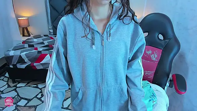 Snapshot of Alicee_petite chatting on January 17, 2025, 11:38 am Alicee petite online show from January 17, 2025, 11:38 am