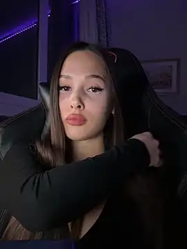 EricaWalls online show from October 5, 2025, 10:33 pm