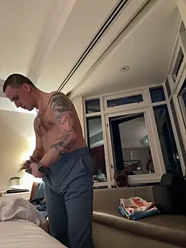 PeytonJohnn online show from October 6, 2025, 11:05 pm