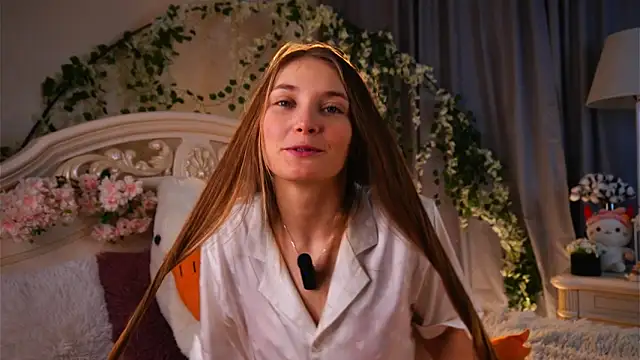 MonaEldon online show from December 4, 2025, 2:21 am