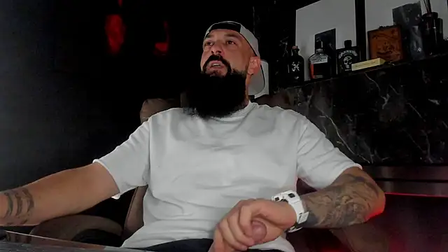 Snapshot of axxelrich_ chatting on October 23, 2025, 4:33 am axxelrich  online show from October 23, 2025, 4:33 am