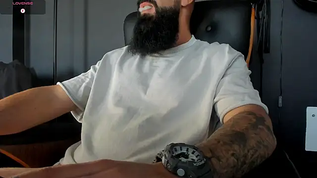 Snapshot of axxelrich_ chatting on September 14, 2025, 5:41 am axxelrich  online show from September 14, 2025, 5:41 am