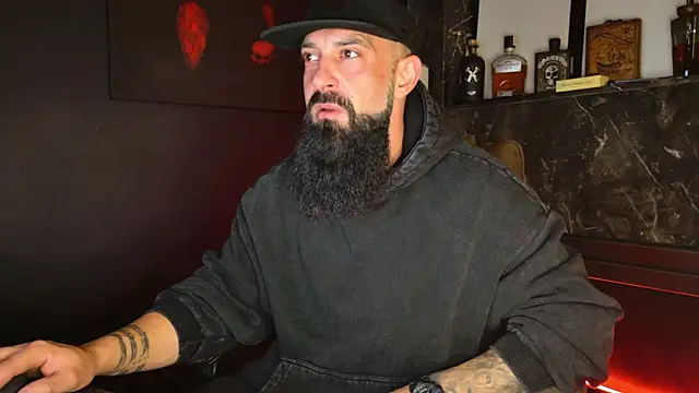 axxelrich  online show from November 14, 2025, 4:38 am