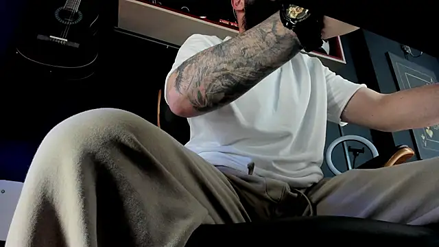 Snapshot of axxelrich_ chatting on March 2, 2025, 12:03 pm axxelrich  online show from March 2, 2025, 12:03 pm