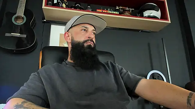 Snapshot of axxelrich_ chatting on February 4, 2025, 9:17 am axxelrich  online show from February 4, 2025, 9:17 am