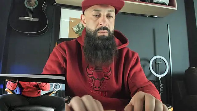 Snapshot of axxelrich_ chatting on February 18, 2025, 8:49 am axxelrich  online show from February 18, 2025, 8:49 am