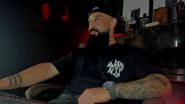 Snapshot of axxelrich_ chatting on October 8, 2025, 5:46 pm axxelrich  online show from October 8, 2025, 5:46 pm