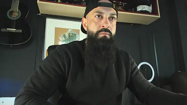 Snapshot of axxelrich_ chatting on February 11, 2025, 5:47 am axxelrich  online show from February 11, 2025, 5:47 am