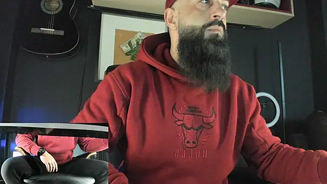 Snapshot of axxelrich_ chatting on February 18, 2025, 5:42 am axxelrich  online show from February 18, 2025, 5:42 am