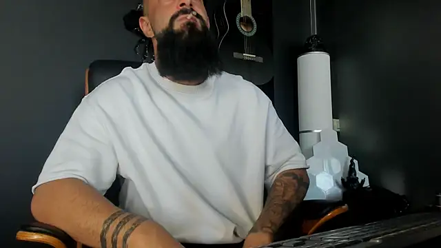 Snapshot of axxelrich_ chatting on September 9, 2025, 6:23 am axxelrich  online show from September 9, 2025, 6:23 am