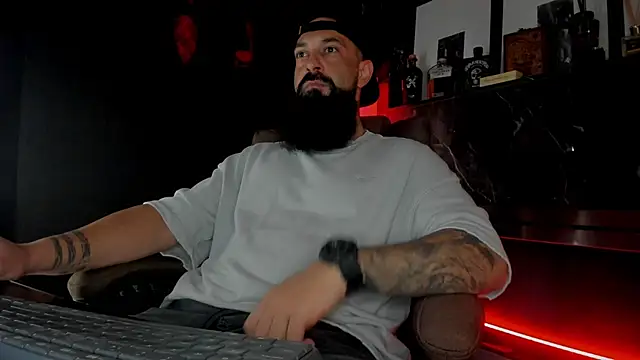 Snapshot of axxelrich_ chatting on October 6, 2025, 4:24 am axxelrich  online show from October 6, 2025, 4:24 am