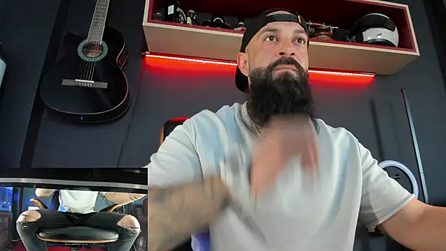 Snapshot of axxelrich_ chatting on February 20, 2025, 6:06 am axxelrich  online show from February 20, 2025, 6:06 am