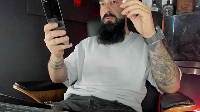 Snapshot of axxelrich_ chatting on September 28, 2025, 5:14 am axxelrich  online show from September 28, 2025, 5:14 am