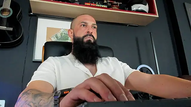 Snapshot of axxelrich_ chatting on February 5, 2025, 8:43 am axxelrich  online show from February 5, 2025, 8:43 am