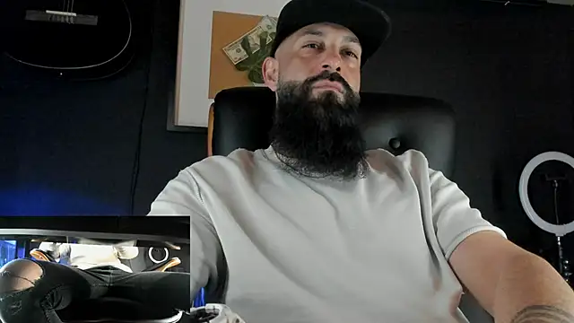 Snapshot of axxelrich_ chatting on February 19, 2025, 5:27 pm axxelrich  online show from February 19, 2025, 5:27 pm