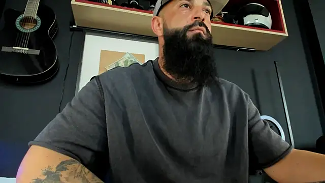 Snapshot of axxelrich_ chatting on February 4, 2025, 12:22 pm axxelrich  online show from February 4, 2025, 12:22 pm