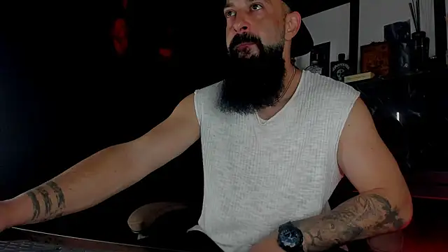 Snapshot of axxelrich_ chatting on October 14, 2025, 4:35 am axxelrich  online show from October 14, 2025, 4:35 am