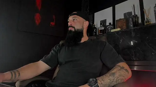 Snapshot of axxelrich_ chatting on October 25, 2025, 4:00 am axxelrich  online show from October 25, 2025, 4:00 am