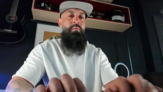 Snapshot of axxelrich_ chatting on February 1, 2025, 7:05 am axxelrich  online show from February 1, 2025, 7:05 am