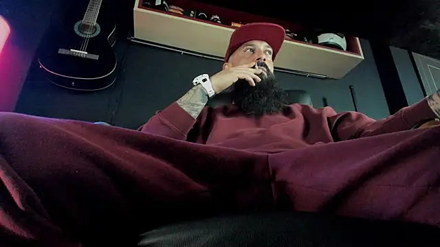 Snapshot of axxelrich_ chatting on March 14, 2025, 5:16 am axxelrich  online show from March 14, 2025, 5:16 am