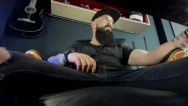 Snapshot of axxelrich_ chatting on March 21, 2025, 9:34 am axxelrich  online show from March 21, 2025, 9:34 am